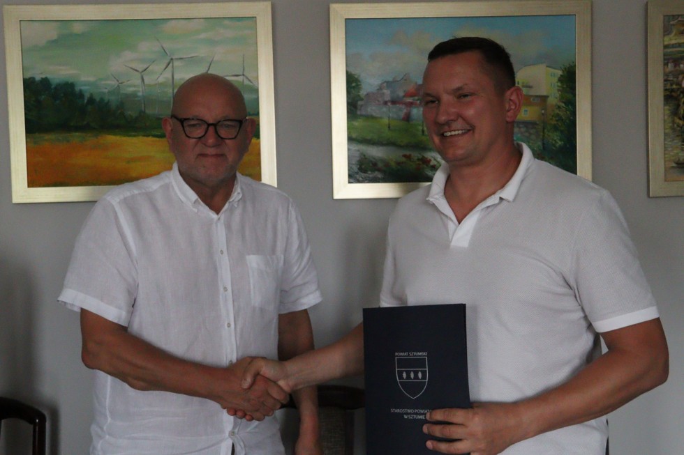 Nowe pracownie dla uczniów ZSZ w Barlewiczkach – podpisano umowę na przebudowę warsztatów.