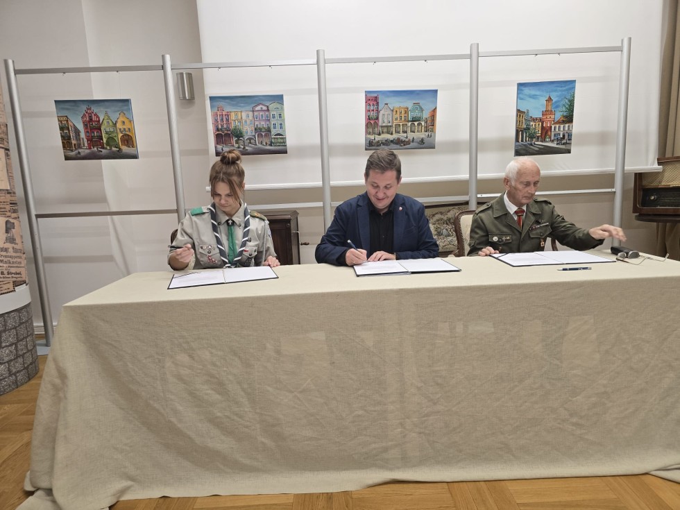 Muzeum Miasta Malborka podpisało umowę partnerską z Hufcem ZHP.