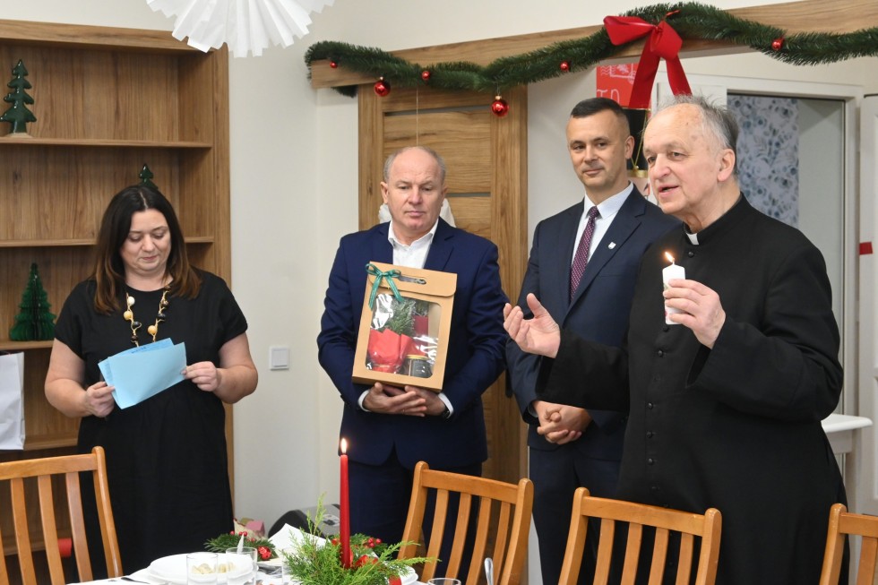 Wigilijne spotkanie w Warsztatach Terapii Zajęciowej w Jantarze.